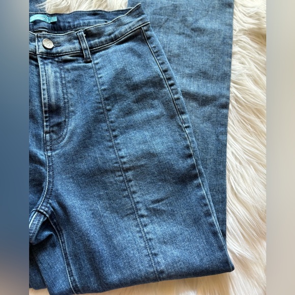 Women's J Mclaughlin Jeans, Size 6, Rainey Stretch Straight Leg Slit Front Ankle - Picture 3 of 8